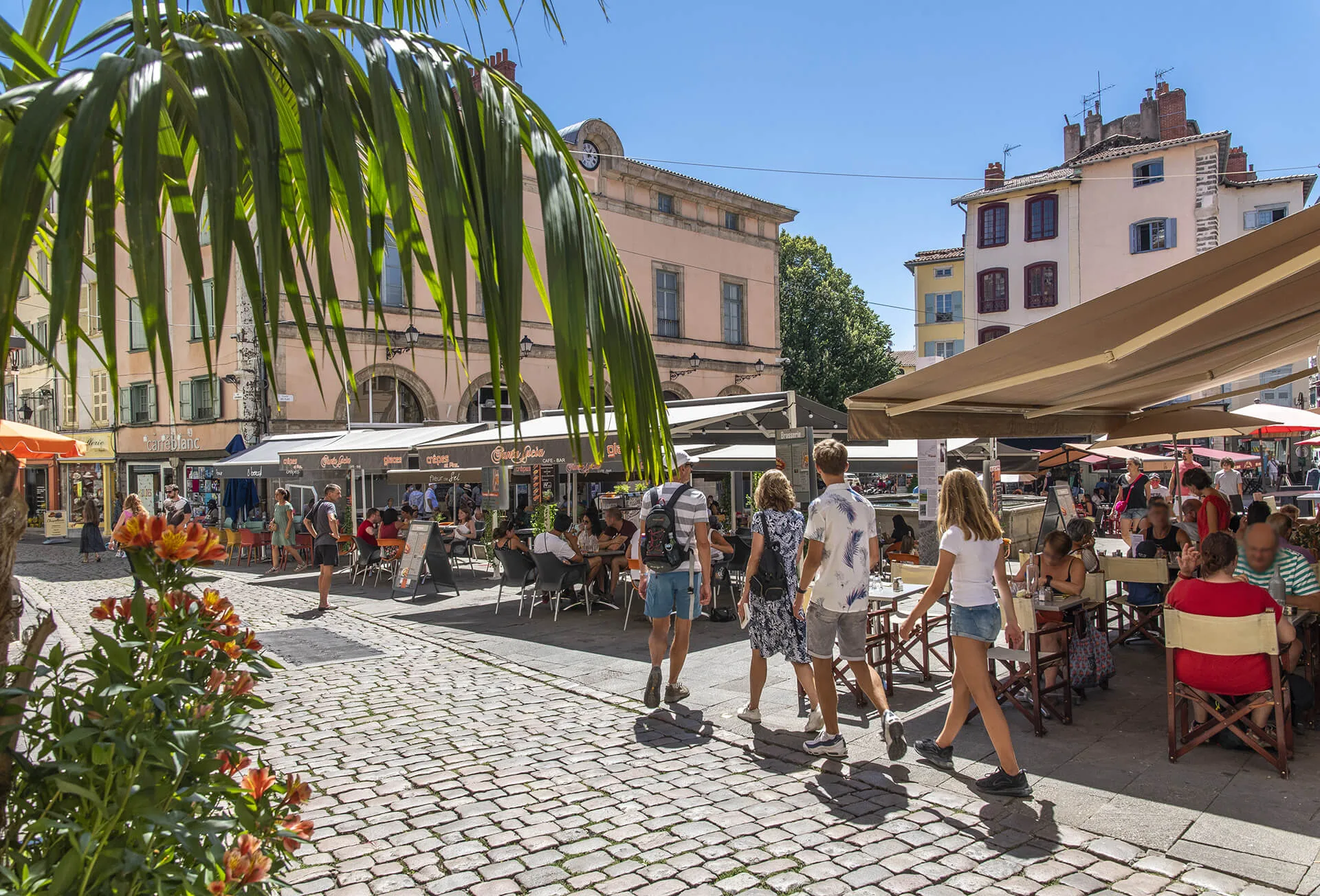 Les terrasses et restaurants au Puy-en-Velay