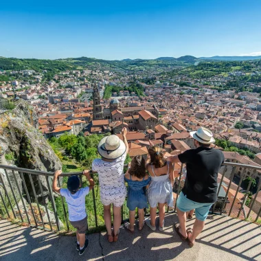 Vue de la statue Notre-Dame de France au Puy-en-Velay