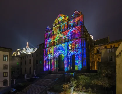 La cathédrale Notre-Dame du Puy pendant Puy de Lumières