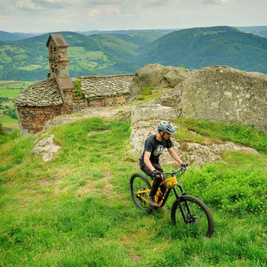 VTT dans l'Allier à la chapelle de Rochegude