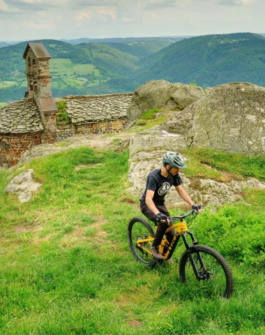 VTT dans l'Allier à la chapelle de Rochegude