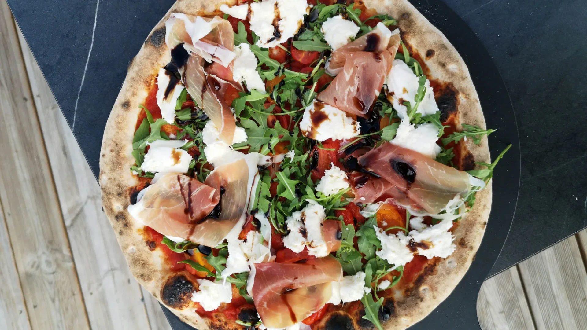 Manger une pizza au Puy-en-Velay