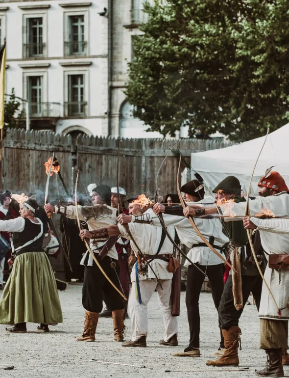 Concours de tir à l'arc aux Fêtes Renaissance du Roi de l'Oiseau au Puy-en-Velay