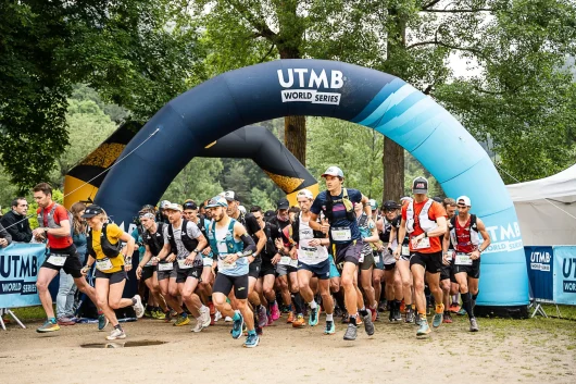 Le départ du Trail du Saint-Jacques by UTMB