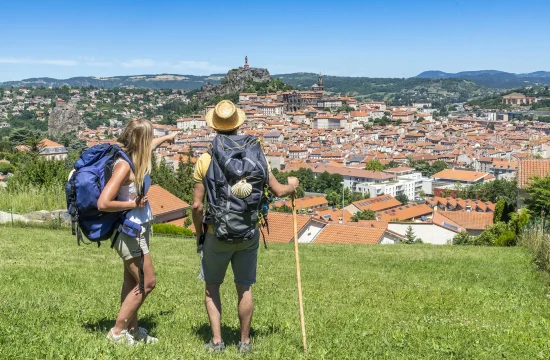 Vue sur Le Puy-en-Velay capitale européenne des chemins de Saint-Jacques de Compostelle