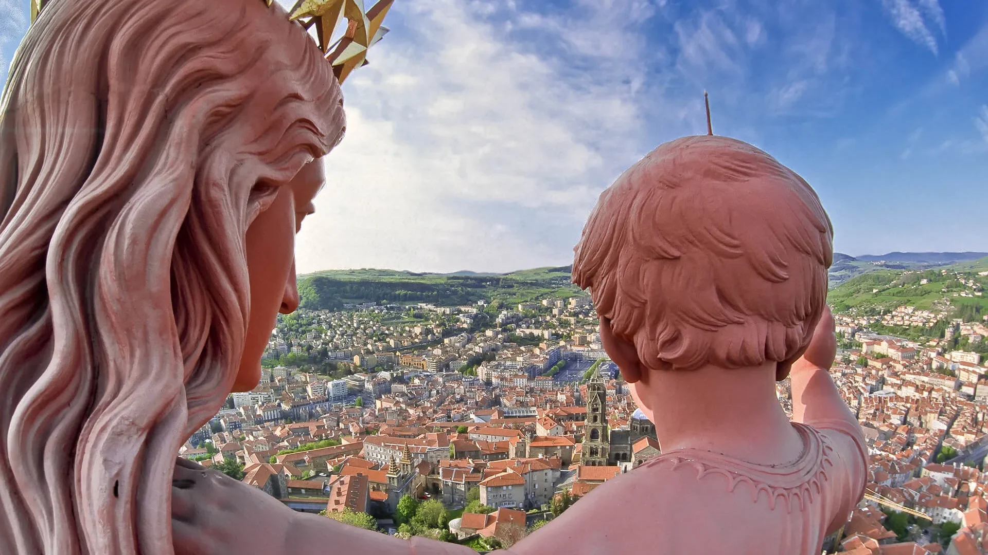 Vue de la statue Notre-Dame de France
