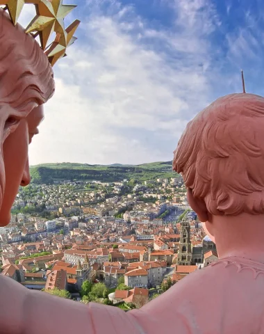 Vue de la statue Notre-Dame de France