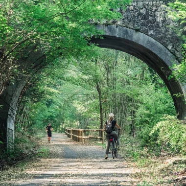 À vélo sur la Via Fluvia entre Loire et Rhône