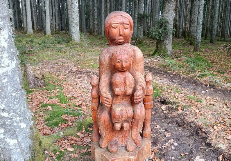 PCU_oratoire forestier_statue bois