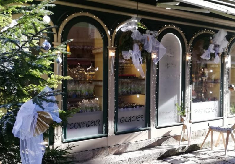 Pâtisserie « Au Moine Gourmand »_devanture Noël 2022